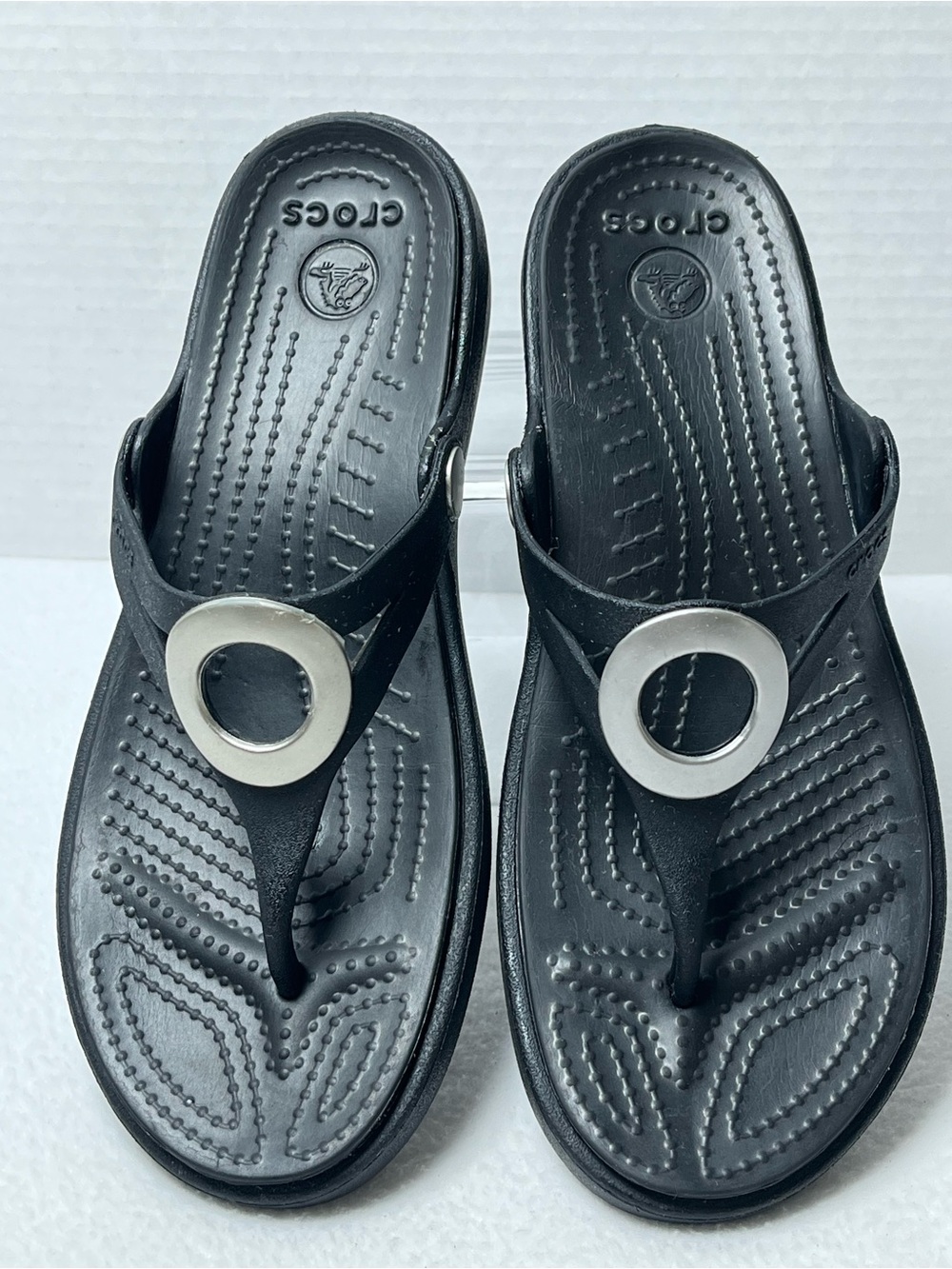 Crocs Sanrah Beveled Circle Wedge Sandal Black Silver Women Size 6